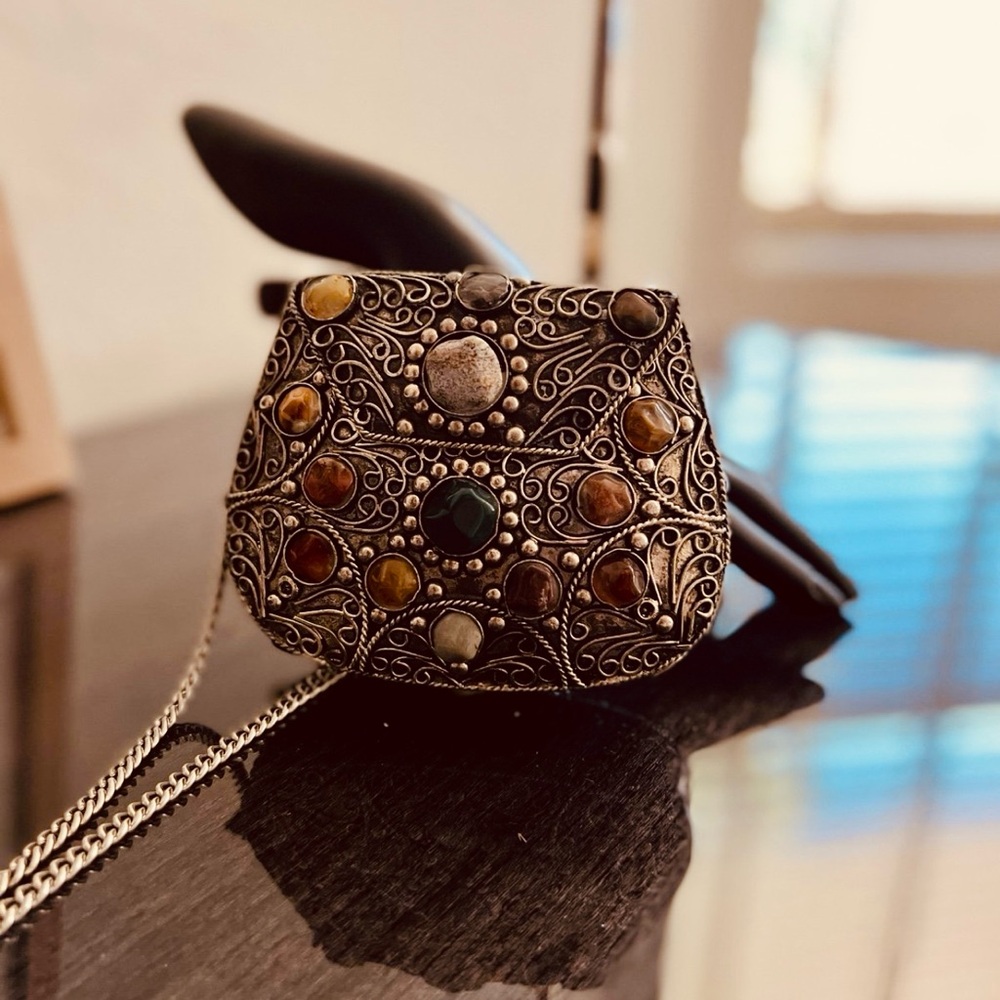 Meet your Posher, Zazzabella